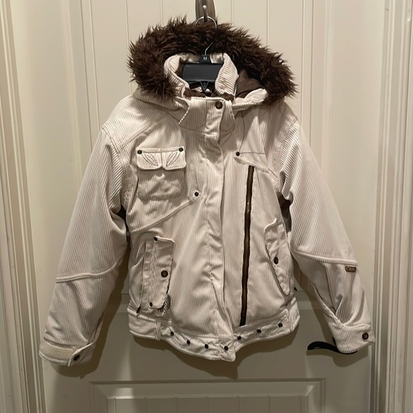Obermeyer girls size 12 LOADED ski/boarding coat. - Picture 1 of 9